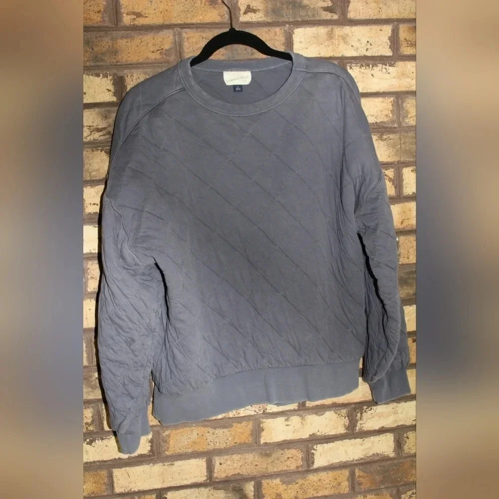 Universal Thread quilted oversized sweater, size small